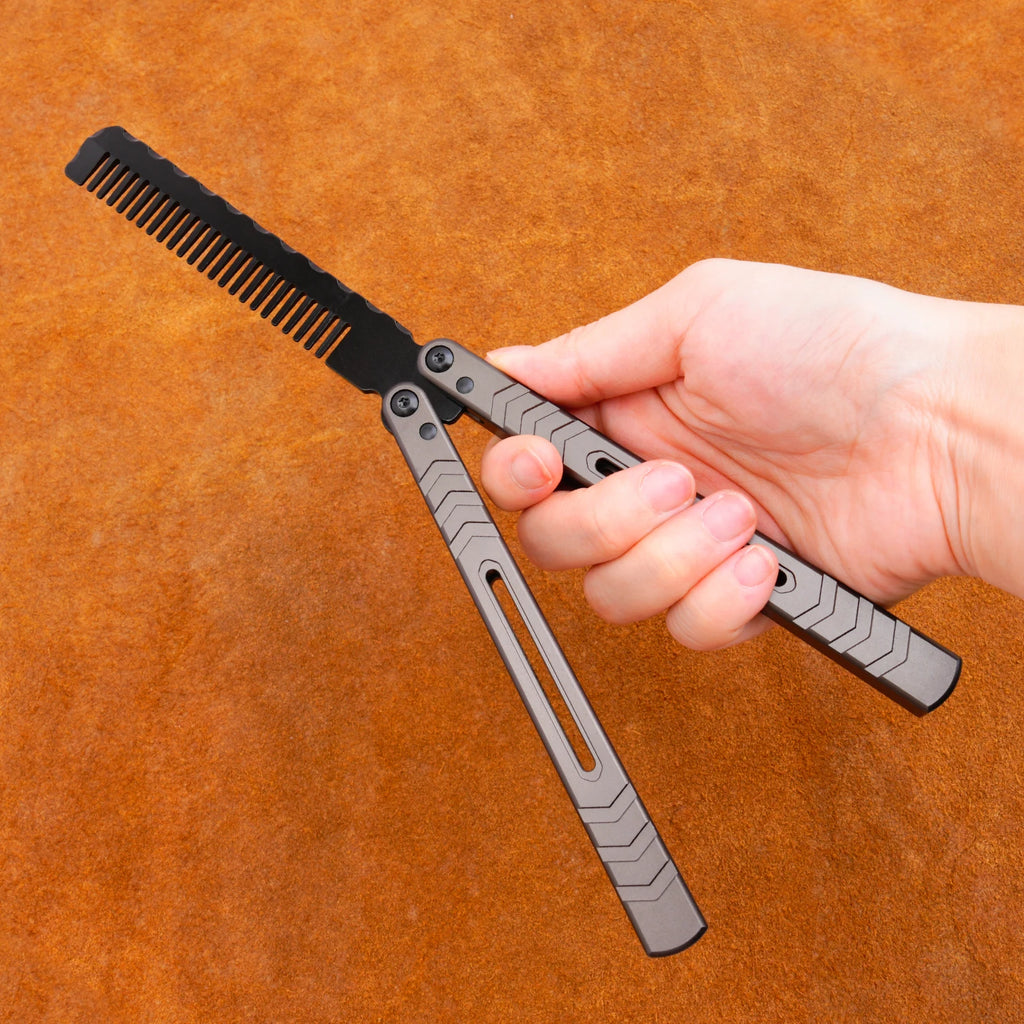 Foldable Comb Aluminium Alloy Handle Stainless Steel Practice Training Butterfly Knife Comb Salon Hairdressing Hair Styling Tool