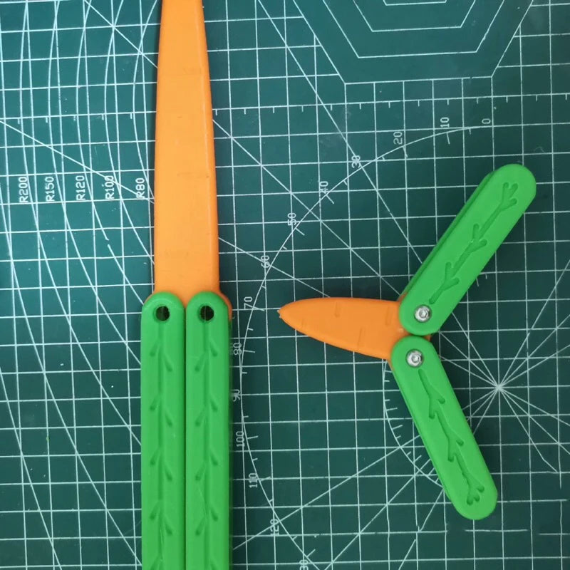 3D Gravity Butterfly Training Knife, Butterfly Knife Decompression Carrot Plastic Cutting No Edge Funny Finger Safe Toy Outdoor